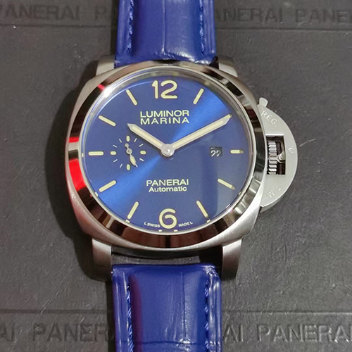パネライスーパーコピー ブルー面ブルーレザー直径44 mm機械式ムーブメントPAM 01270 新作 腕時計