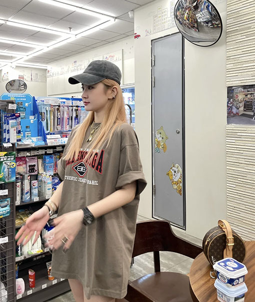 バレンシアガ 半袖Tシャツスーパーコピー BALENCIAGA赤い刺繍入りショートスリーブ