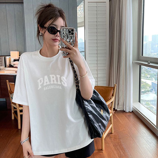バレンシアガ 半袖Tシャツスーパーコピー 胸元にPARISプリントのショートスリーブ