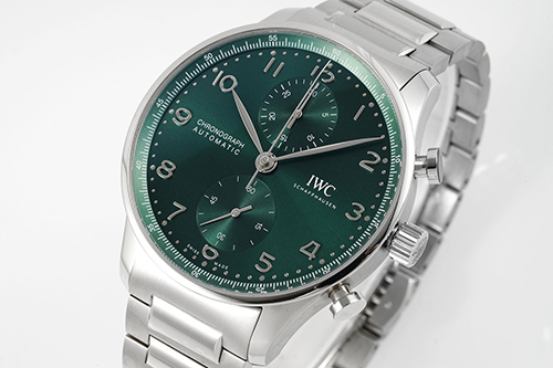 IWCコピー AZは新しい作品を担いでいるIWCポルトガルシリーズのクロノグラフ時計