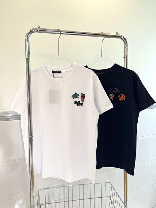ヴィトン 半袖Tシャツ スーパーコピー Louis Vuitton 海の心 パッチ付き短袖Tシャツ