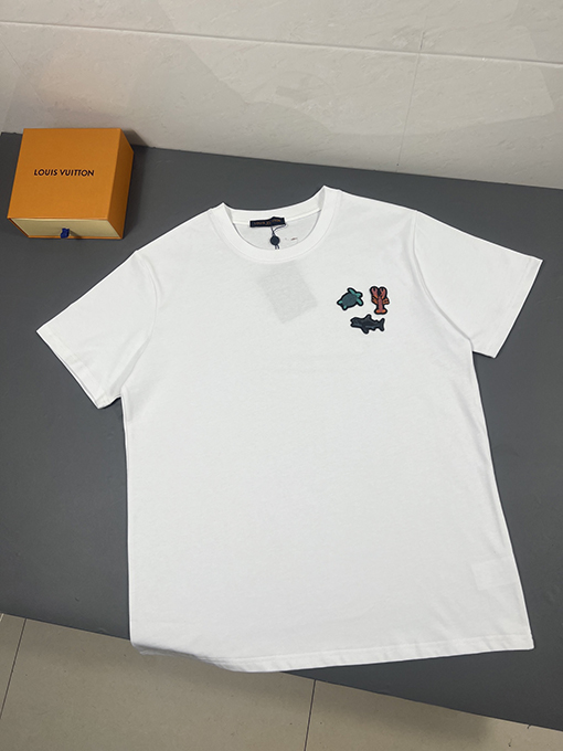 ヴィトン 半袖Tシャツ スーパーコピー Louis Vuitton 海の心 パッチ付き短袖Tシャツ