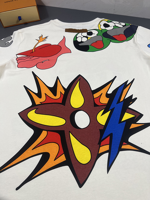 ヴィトン  半袖Tシャツ ヨーロッパランウェイ フレーム  Louis Vuitton 柄炎柄半袖Tシャツ
