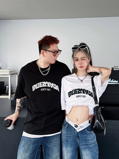 バレンシアガ 半袖Tシャツ スーパーコピー  BALENCIAGA レタリング刺繍ラウンドネック半袖Tシャツ