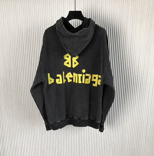 バレンシアガ パーカー   スーパーコピー TAPE TYPE RIPPED POCKET フードパーカー ダメージ加工と古着風効果