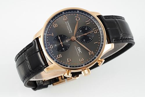 速報新作発表 IWCコピー 幅41mm 時計ケースの磨き技術はオリジナルと完全に一致している
