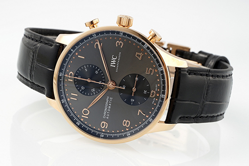 速報新作発表 IWCコピー 幅41mm 時計ケースの磨き技術はオリジナルと完全に一致している