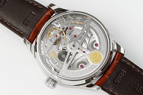新着情報 IWCスーパーコピー イタリアンカーフレザーとIWCオリジナルレベルの折りたたみバックル 時計