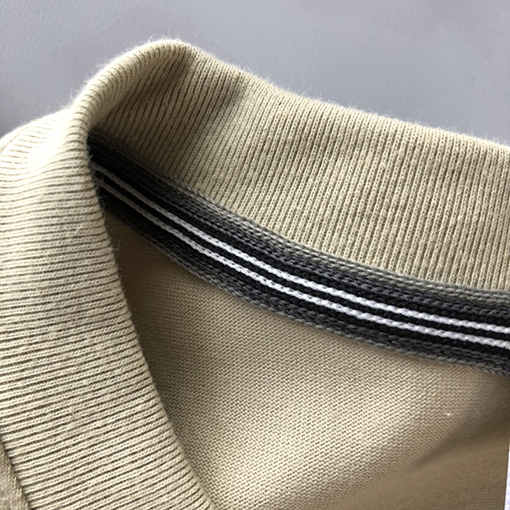 バーバリー 半袖Tシャツ スーパーコピー レターバッジ半袖TシャツBURBERRY シンプルなクラシックなデザイン