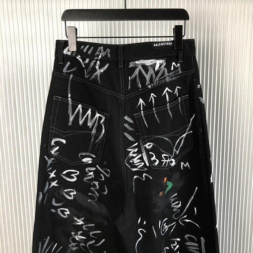 バレンシアガ デニムパンツ スーパーコピー BALENCIAGA 最新グラフィティデニムパンツ