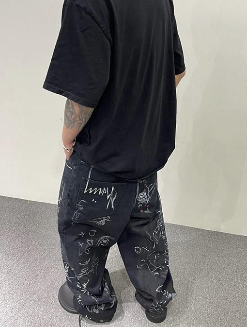 バレンシアガ デニムパンツ スーパーコピー BALENCIAGA 最新グラフィティデニムパンツ