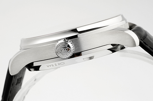 IWCコピー 牛革とIWCオリジナルレベルの折りたたみバックル 大人気商品 時計