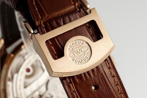 IWCスーパーコピー 防水 文字盤  サファイアミラー 機能性良い メンズ時計