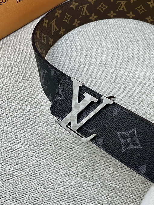 ヴィトン  ベルト スーパーコピー モノグラムキャンバスとしなやかな小牛革の組み合わせ、クラシックなLV Circleバックルが中央に輝くベルト