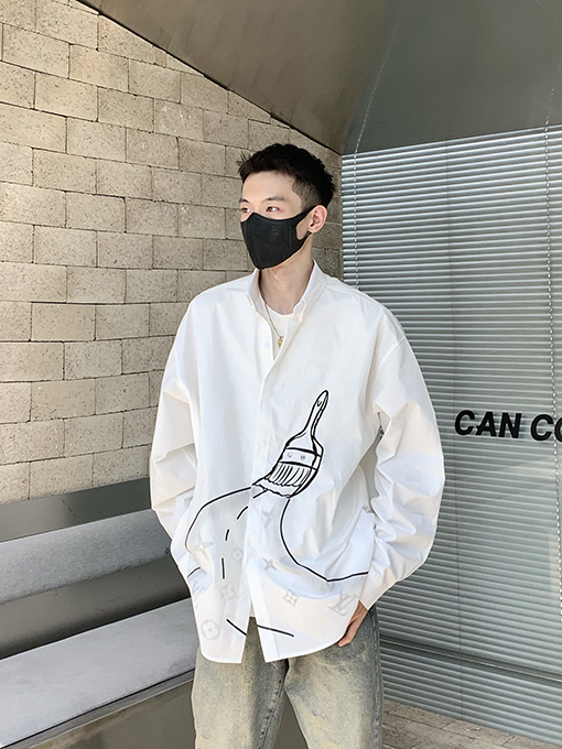 ルイヴィトン シャツスーパーコピー Louis Vuitton マルチクラフトロングスリーブシャツ、ロゴボタンとハンドドローン オールドフラワーロゴ