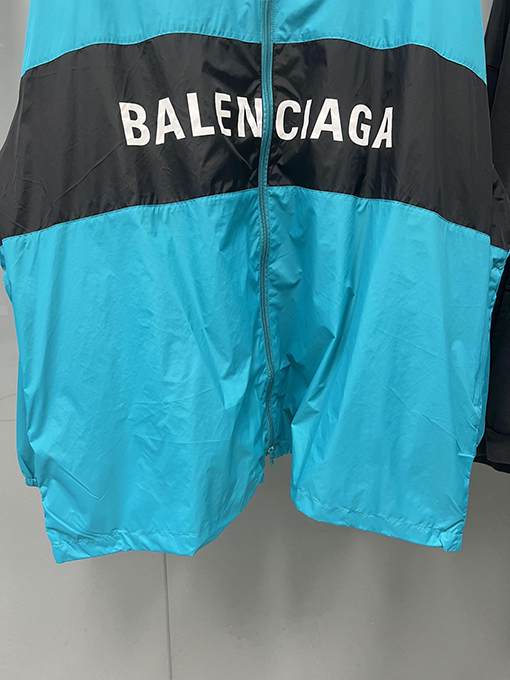 バレンシアガ アウター   BALENCIAGA  ロゴプリントの前副パネルウィンドブレーカー ジップアップ ジャケット アウター