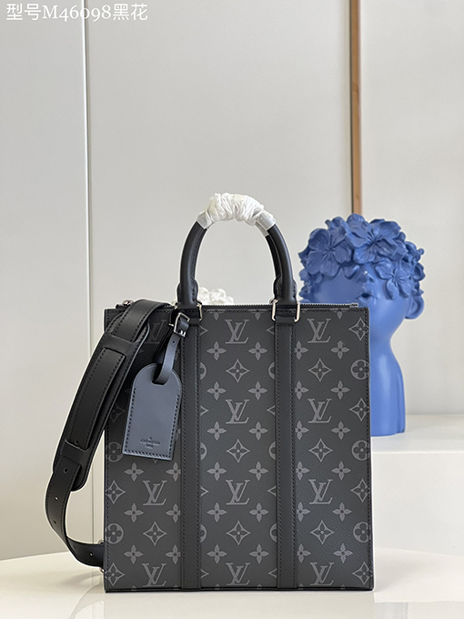 ヴィトンショルダー バックスーパーコピー Sac Plat 手袋インスパイア、Monogram Eclipse Reserve 帆布で洗練されたデザイン M46098