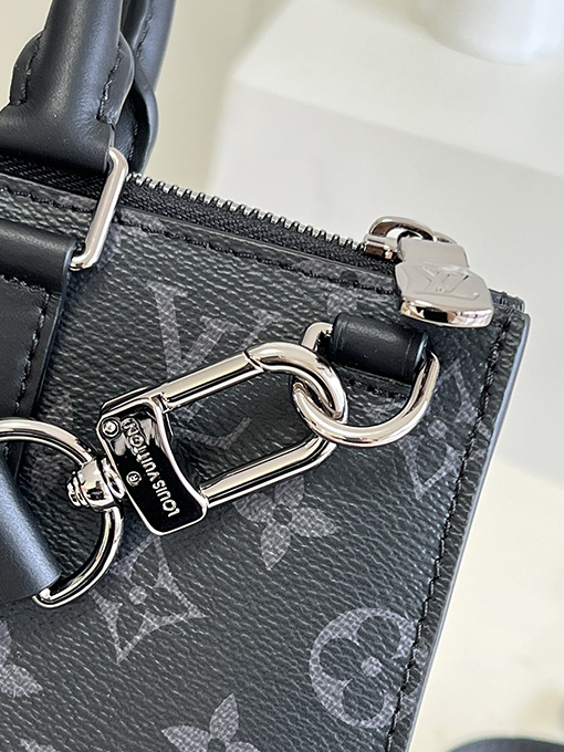 ヴィトンショルダー バックスーパーコピー Sac Plat 手袋インスパイア、Monogram Eclipse Reserve 帆布で洗練されたデザイン M46098