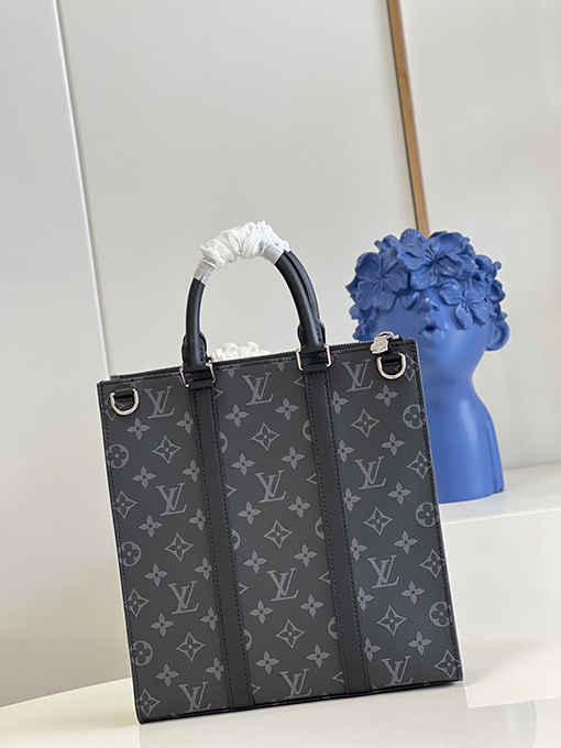 ヴィトンショルダー バックスーパーコピー Sac Plat 手袋インスパイア、Monogram Eclipse Reserve 帆布で洗練されたデザイン M46098