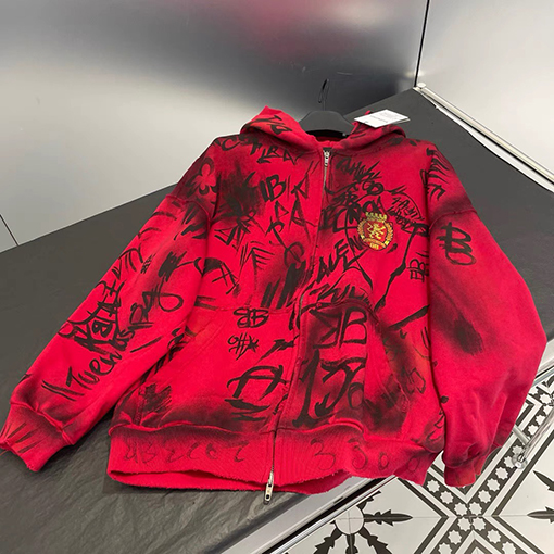 バレンシアガ  ジャケット アウタースーパーコピー  BALENCIAGA の全身手描きグラフィティアート