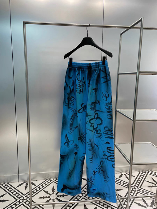 バレンシアガ スウェットパンツスーパーコピー  BALENCIAGA の全身手描きグラフィティアート