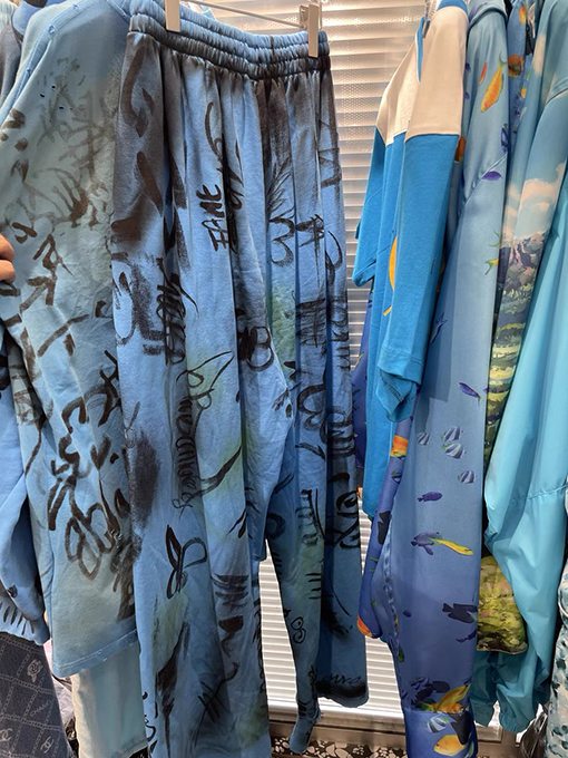 バレンシアガ スウェットパンツスーパーコピー  BALENCIAGA の全身手描きグラフィティアート