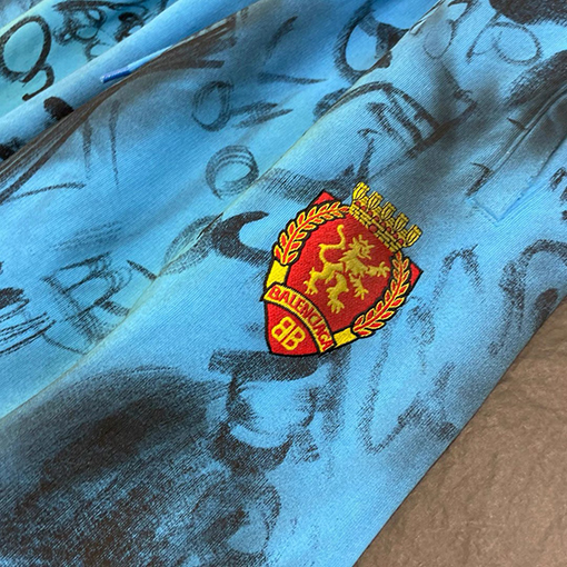 バレンシアガ スウェットパンツスーパーコピー  BALENCIAGA の全身手描きグラフィティアート
