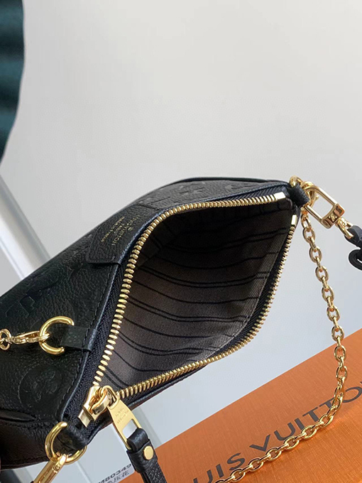 ヴィトントートバックコピー Louis Vuitton Easy Pouch On Strap M80349