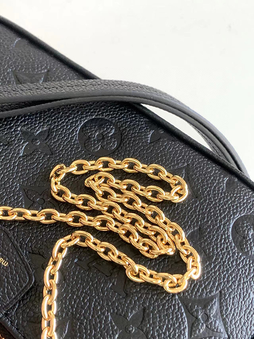 ヴィトントートバックコピー Louis Vuitton Easy Pouch On Strap M80349