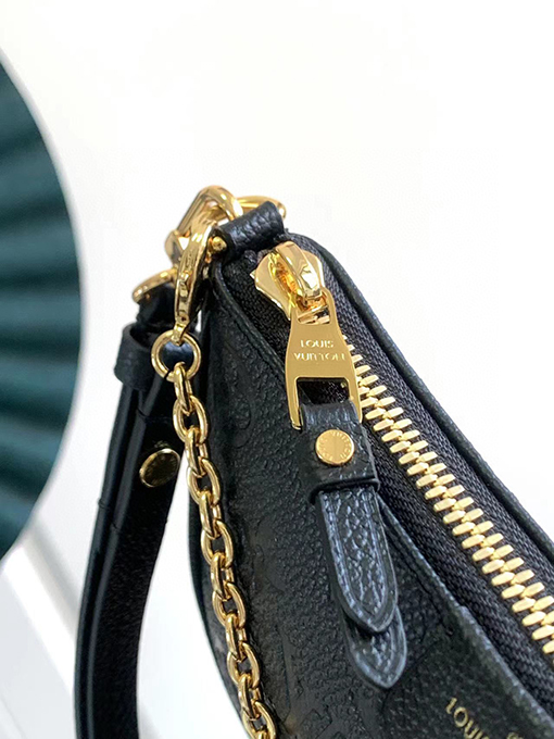 ヴィトントートバックコピー Louis Vuitton Easy Pouch On Strap M80349