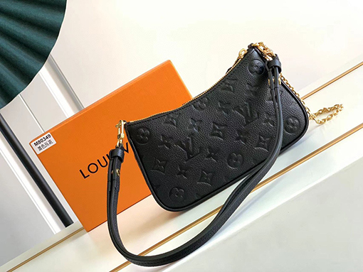 ヴィトントートバックコピー Louis Vuitton Easy Pouch On Strap M80349