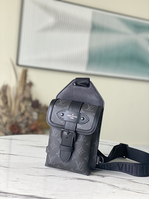 ヴィトン ショルダーバッグ スーパーコピー コンパクトで身近 携帯電話や小物を持ち運ぶのに適したアイテム  M45912