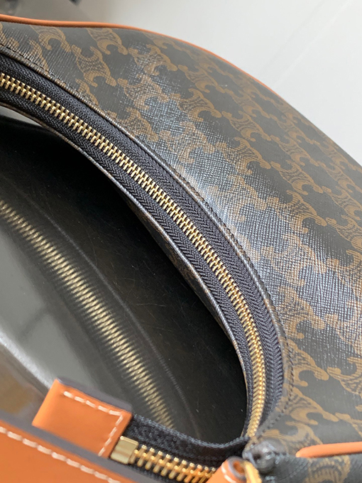 セリーヌ ハーフムーンバッグ スーパーコピー    CELINE AVA TRIOMPHE 肩掛けハーフムーンバッグ