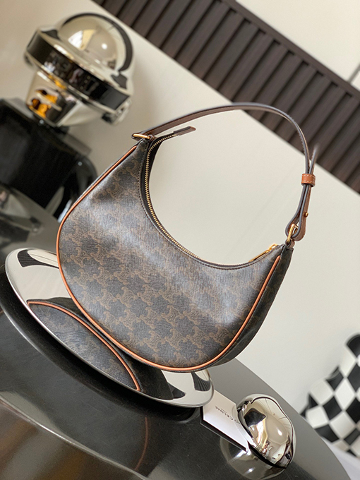 セリーヌ ハーフムーンバッグ スーパーコピー    CELINE AVA TRIOMPHE 肩掛けハーフムーンバッグ