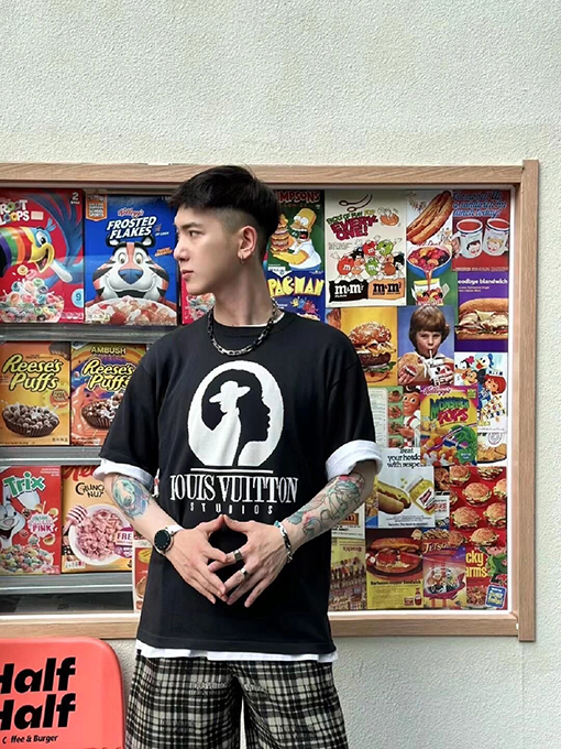 ヴィトンニット Tシャツスーパーコピー Louis Vuitton ダブルフィギュア フラワーニット ショートスリーブTシャツ