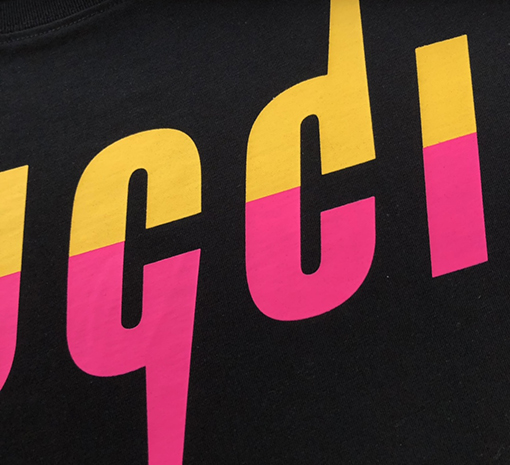 グッチ 半袖Tシャツ スーパーコピー GUCCI ブレード ロゴ ラウンドネックショートスリーブTシャツ