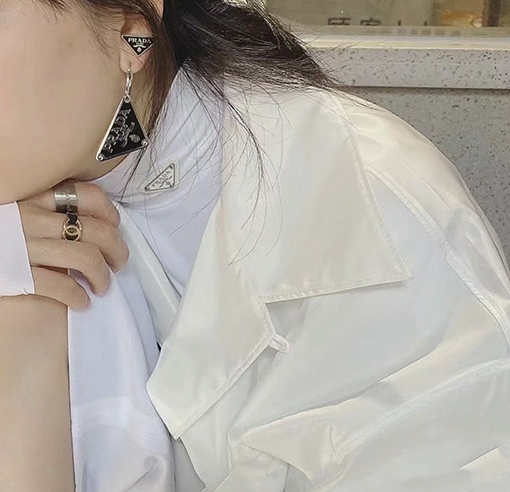 プラダ 長袖 Tシャツ スーパーコピー スタンドカラー ロゴ レギンス ロングスリーブトップ