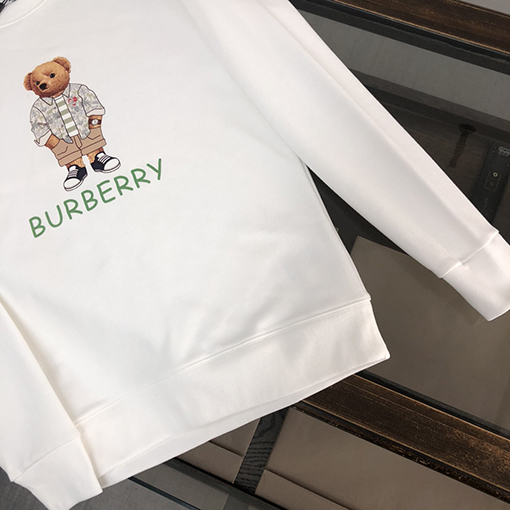 バーバリーコピー 2023秋冬カップルのガードルが衝撃的に登場 BURBERRY 長袖 Tシャツ