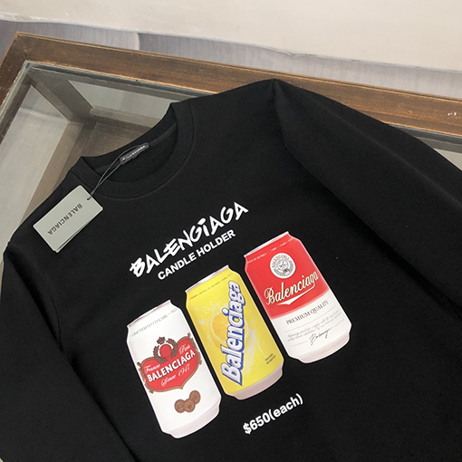 バーバリーコピー 長袖 BURBERRYがカップルのタイトなTシャツを発表