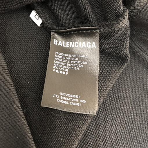 バーバリーコピー 長袖 BURBERRYがカップルのタイトなTシャツを発表
