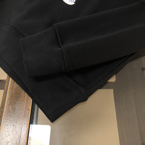 ルイヴィトンコピー 長袖 Tシャツ 生地の手触りがとても快適な襟のガードル パーカー