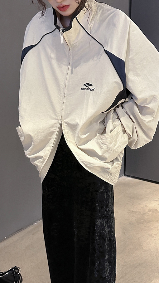 バレンシアガ アウター スーパーコピー BALENCIAGA 立体的なカラーブロックデザイン スポーティ オーバーサイズ