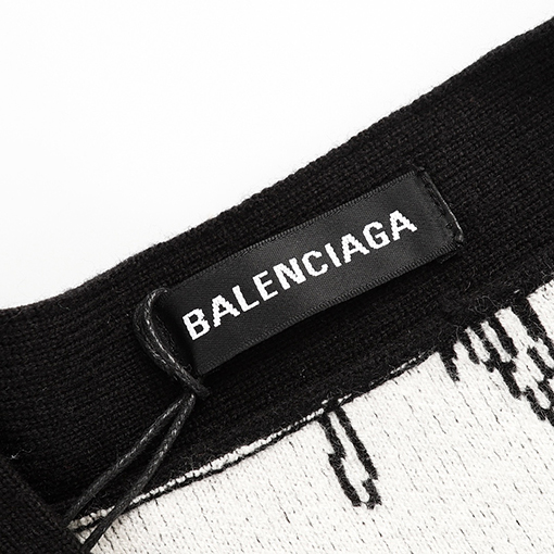 バレンシアガットカーディガン スーパーコピー BALENCIAGAロゴマニア オールオーバー ブラック＆ホワイト ニットカーディガン