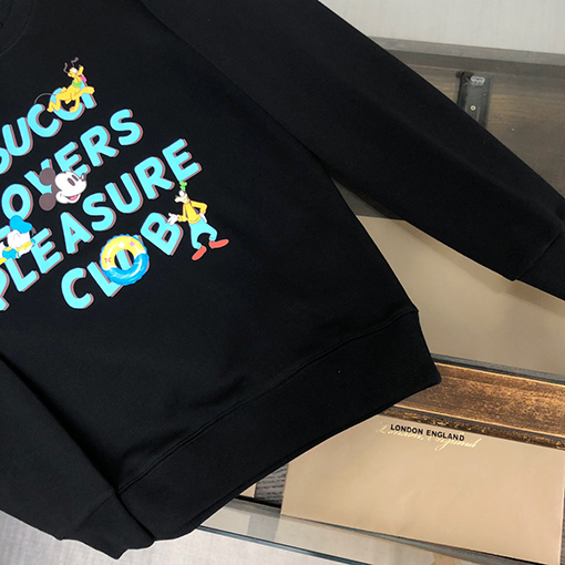 グッチ スウェットTシャツ コピー GUCCIレター プリントフーディー、自由な組み合わせでカッコ良さ満点