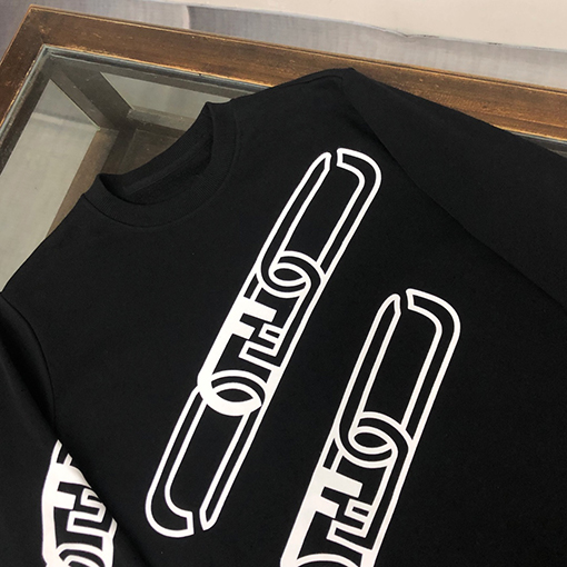 フェンディ スウェットTシャツ ピンバックル クラスプ FF  プリント