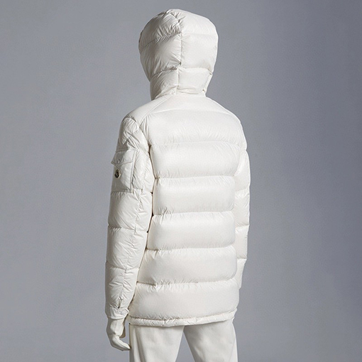 モンクレール ダウンジャケット スーパーコピー MONCLER ミディアムダウンジャケット、高品質のインポート金具付きカスタムアイテム