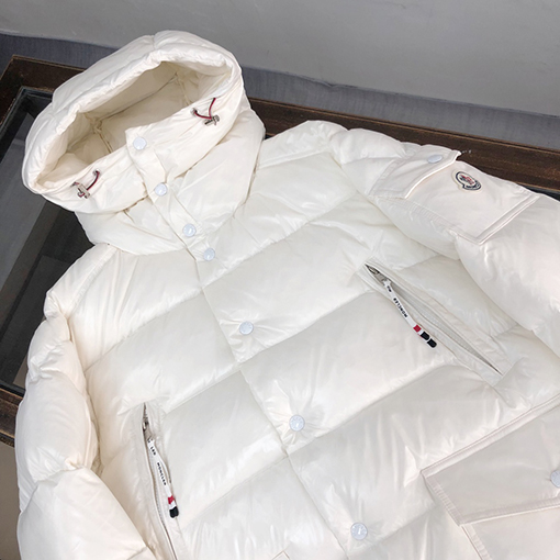 モンクレール ダウンジャケット スーパーコピー MONCLER ミディアムダウンジャケット、高品質のインポート金具付きカスタムアイテム