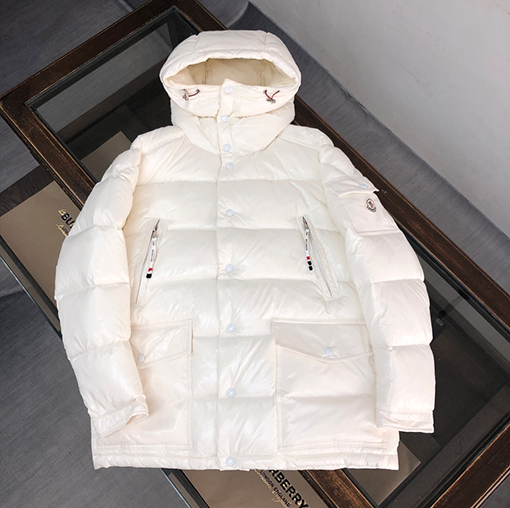 モンクレール ダウンジャケット スーパーコピー MONCLER ミディアムダウンジャケット、高品質のインポート金具付きカスタムアイテム