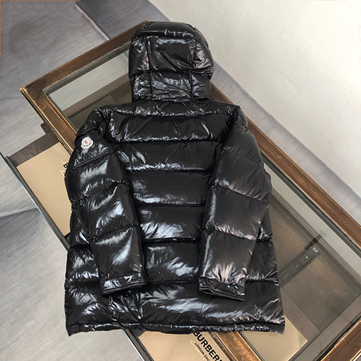 モンクレール ダウンジャケット スーパーコピー MONCLER ミディアムダウンジャケット、高品質のインポート金具付きカスタムアイテム