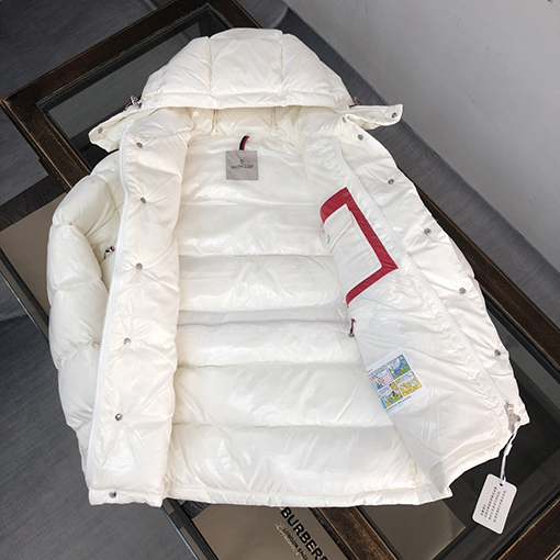 モンクレール ダウンジャケット スーパーコピー MONCLER ミディアムダウンジャケット、高品質のインポート金具付きカスタムアイテム